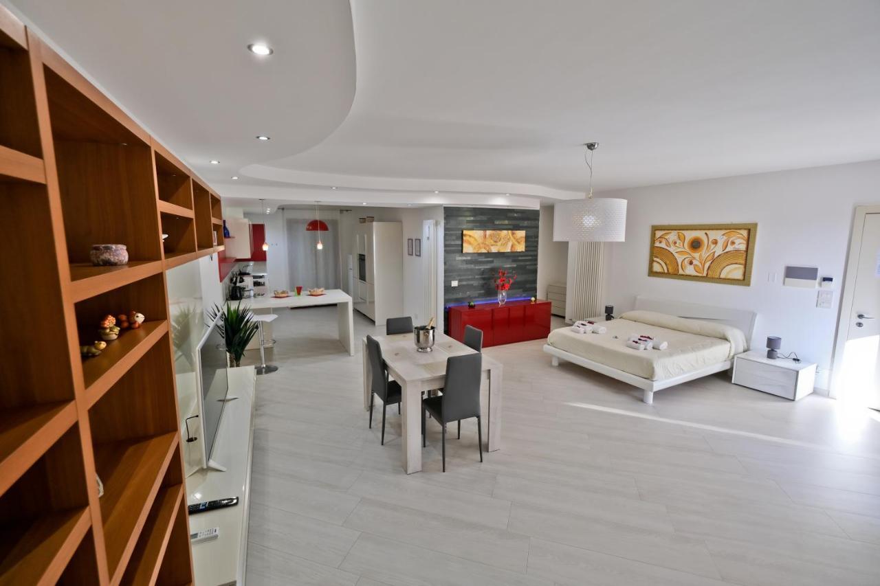 Modern House - 5 Stelle - Posto Auto Privato Apartman Brindisi Kültér fotó